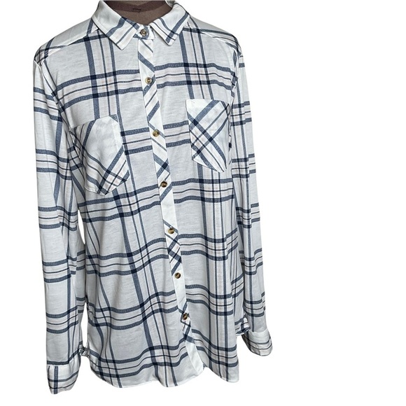 Eden & Olivia Tops - Eden & Olivia Blouse. High/Low. Blue & White Plaid. NWT. Size L